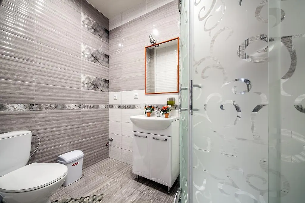 Modern 2Br Apartment In Central Львов 0*,  Украина